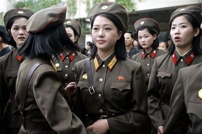 罗德曼在朝鲜找女特种兵