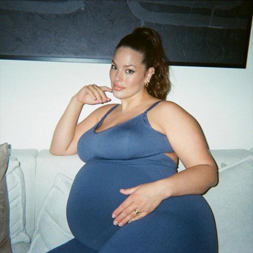 本泽马超模女友怀孕的相关图片